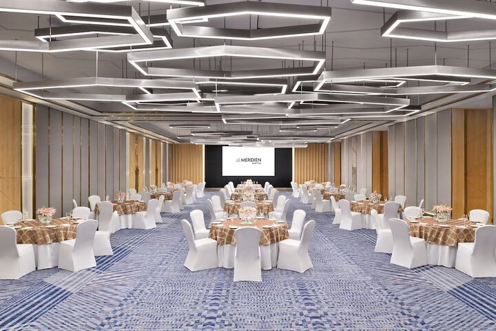 Ballroom/Hall 66 of 88
