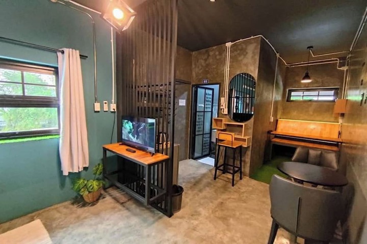 Room 35 of 67