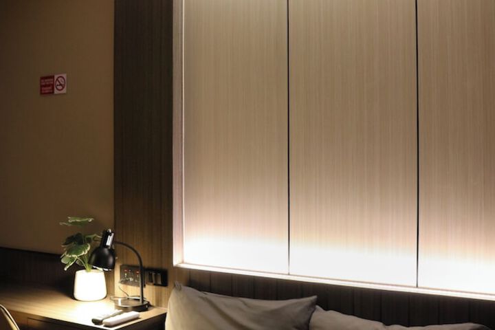 Room 25 of 49