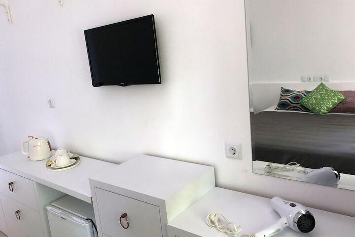 Room 17 of 90