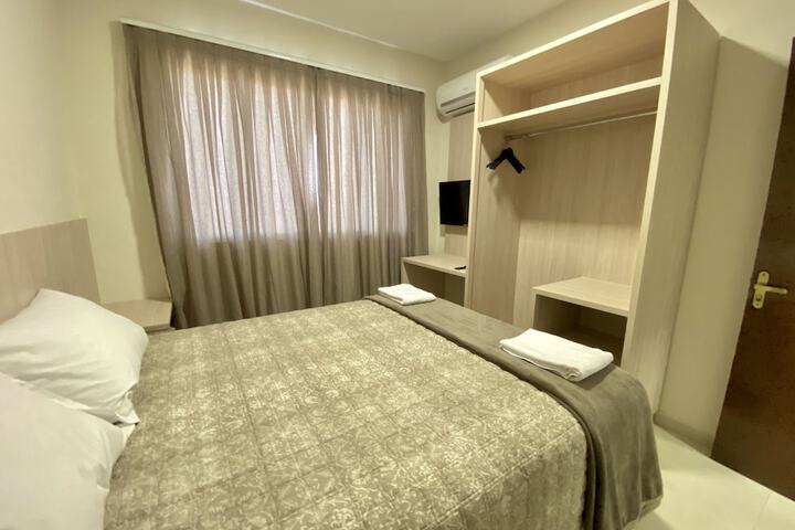 Room 3 of 84