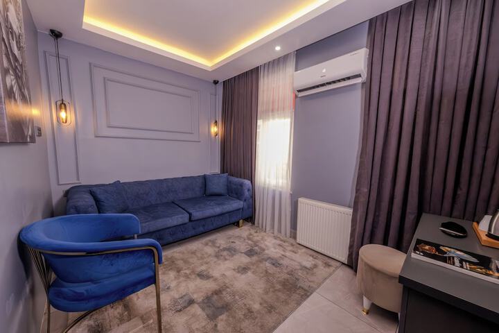 Room 12 of 49