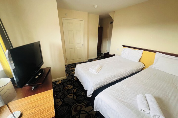 Room 15 of 40
