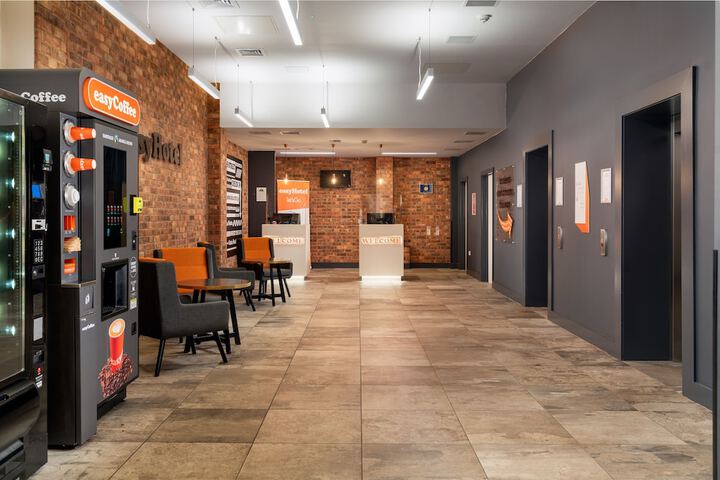 easyHotel Leeds Image 5
