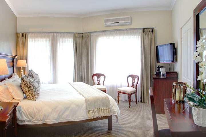 Room 13 of 100