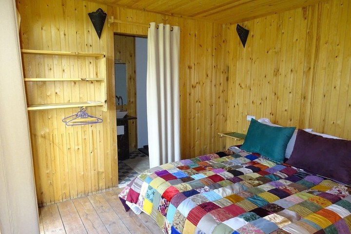 Room 4 of 27