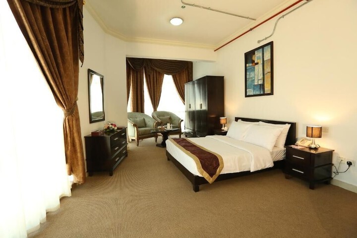 Room 15 of 37