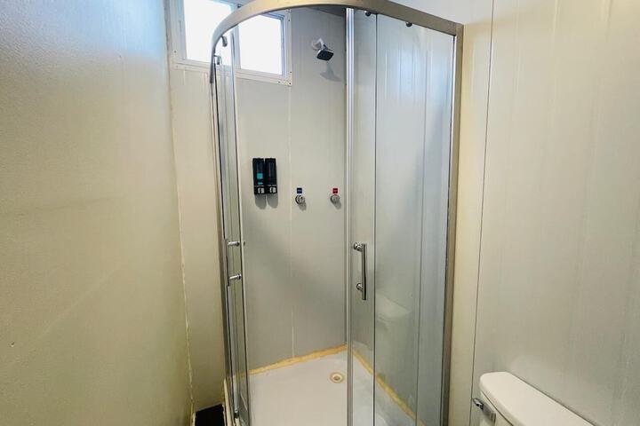 Room 70 of 98
