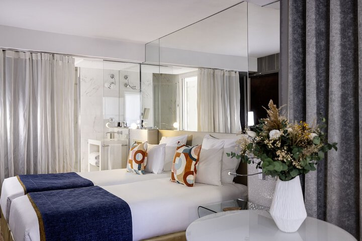 Room 17 of 74