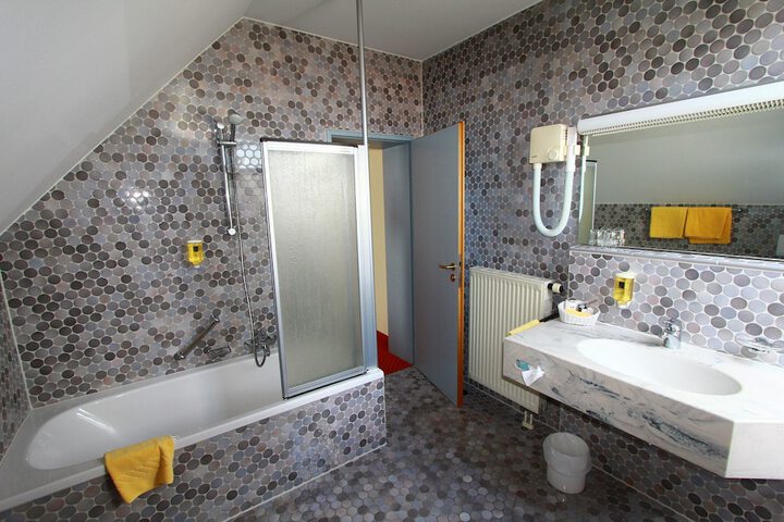 Room 41 of 44