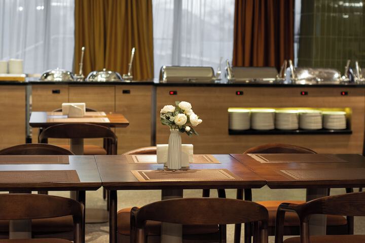 Dining 56 of 71