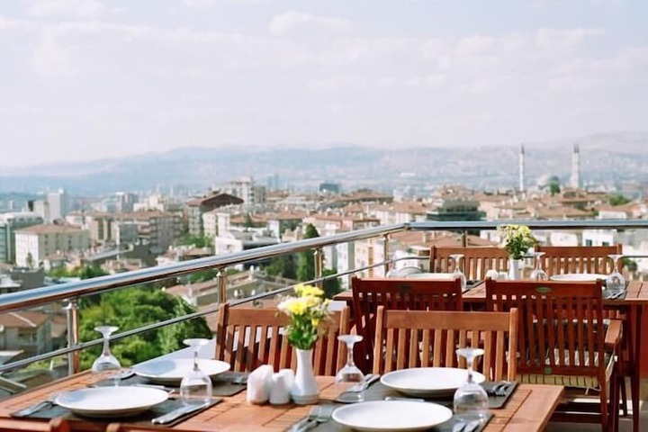 Dining 53 of 68