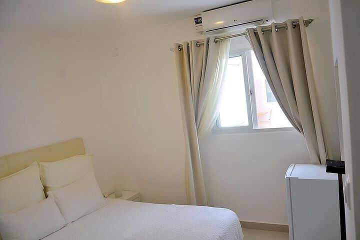 Room 8 of 17