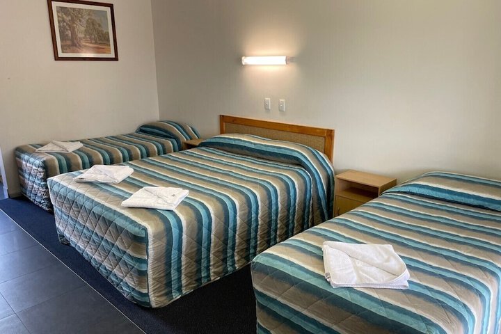 Room 6 of 24