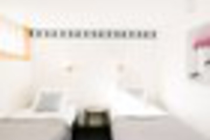 Room 26 of 510