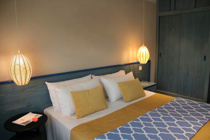 Room 7 of 32