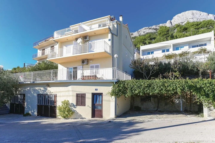 Stunning Home in Marusici With Wifi and 1 Bedrooms