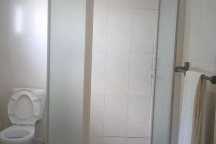 Room 10 of 33