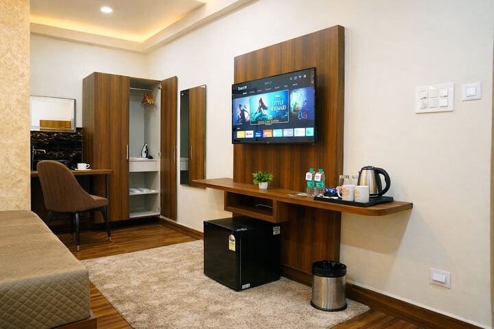 Room 7 of 24