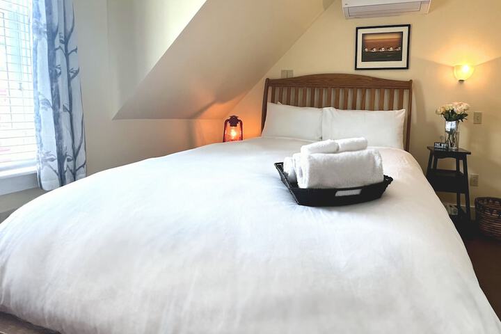 Room 4 of 80