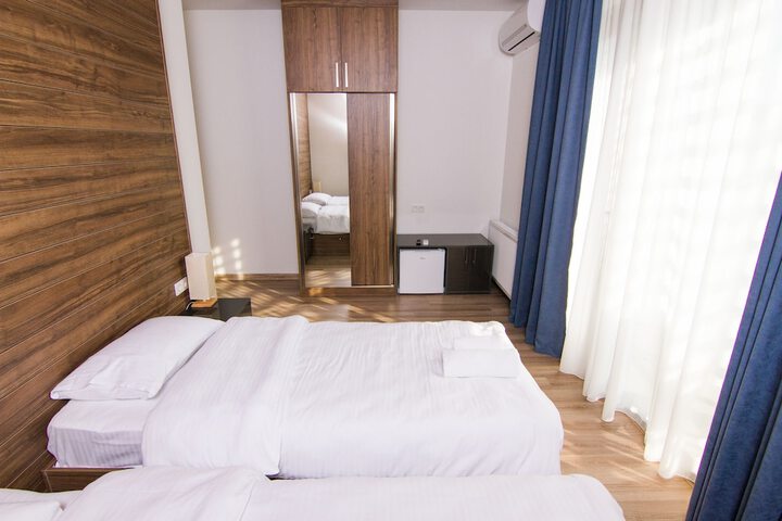 Room 10 of 44
