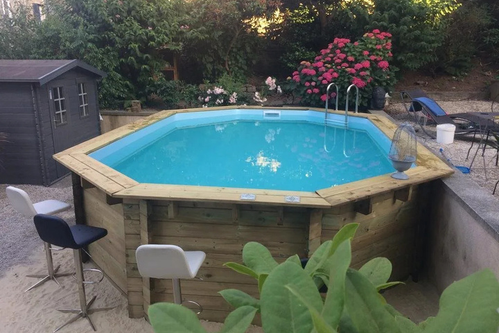 Pool 7 of 9