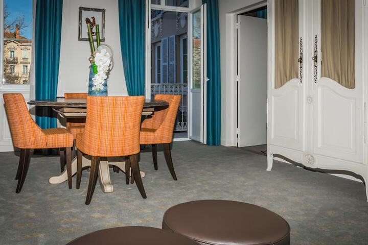 Room 25 of 58