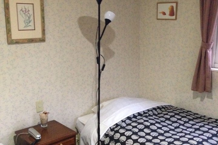 Room 6 of 23