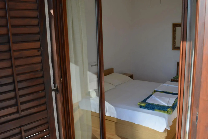 Room 3 of 9