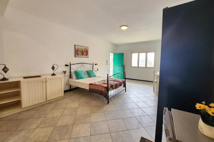 Room 3 of 10