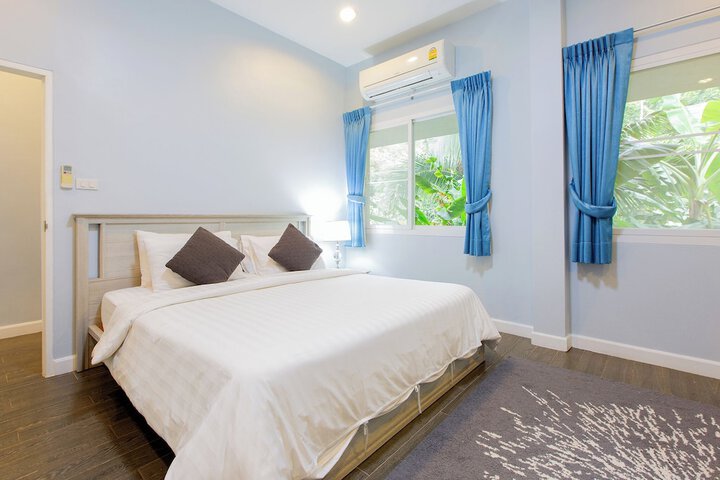 Room 15 of 102