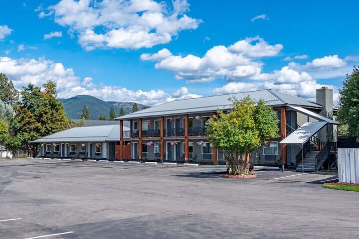 Property Grounds 10 of 12