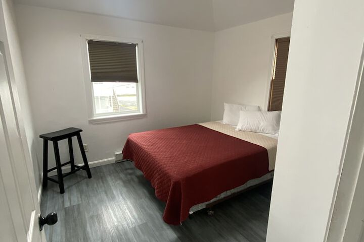Room 5 of 134