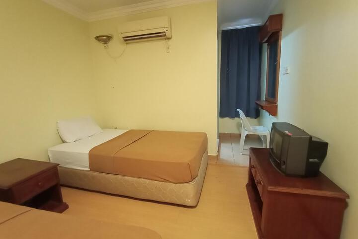 Room 14 of 40