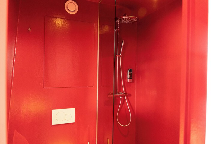 Room 73 of 94