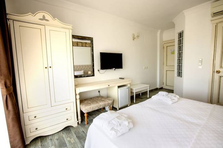 Room 44 of 75