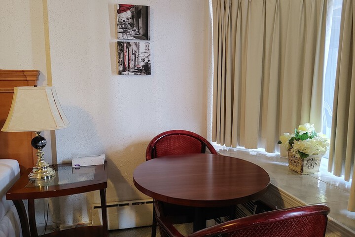 Room 17 of 45