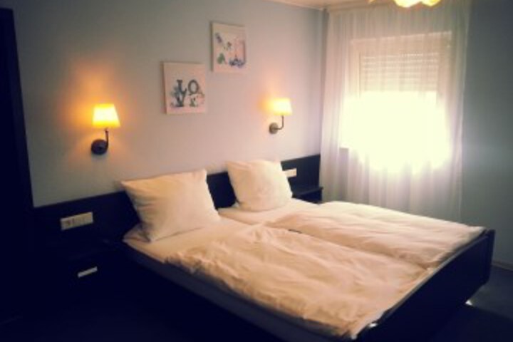 Room 6 of 22