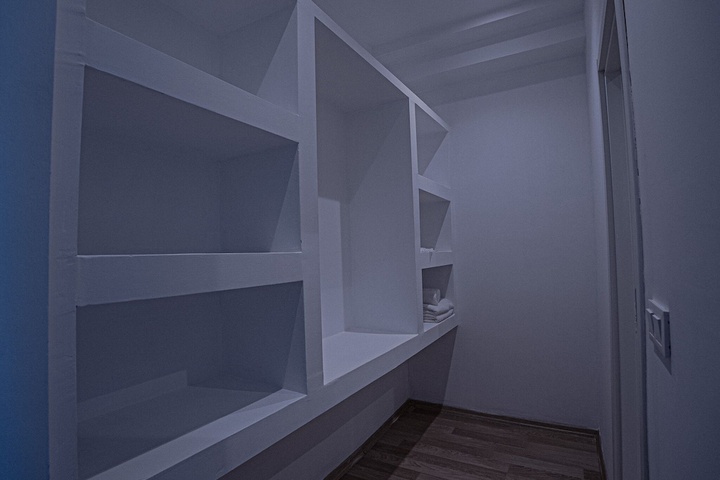 Room 11 of 180