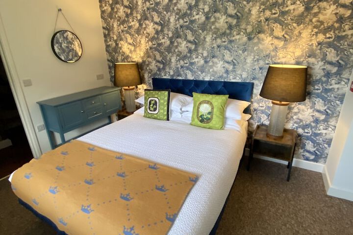 Room 13 of 35