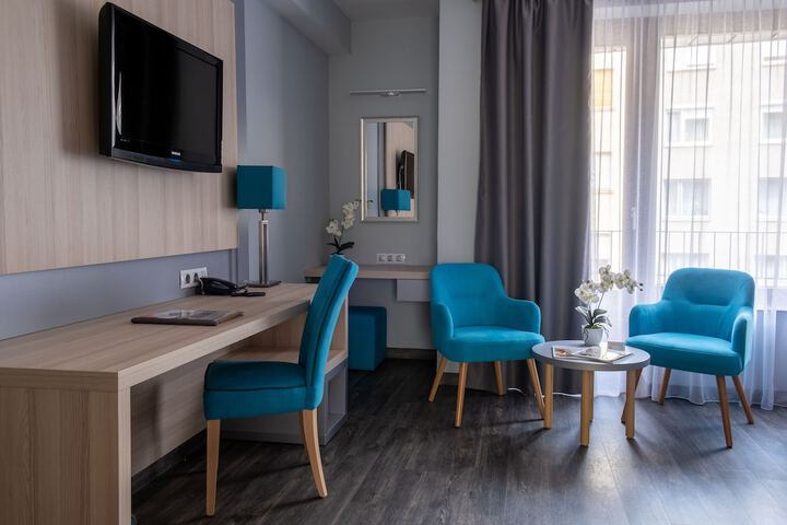 Room 34 of 138