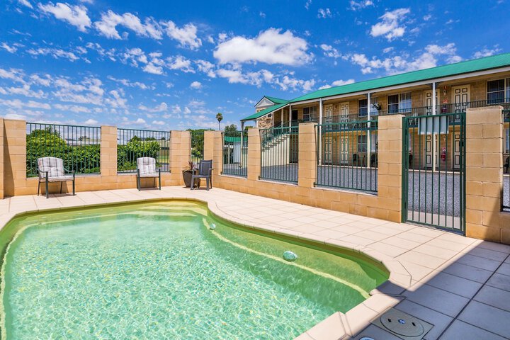 Pool Hotel