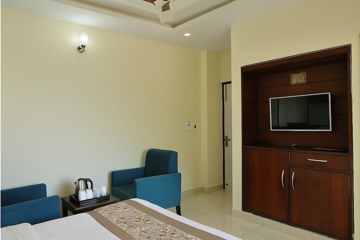 Room 17 of 53
