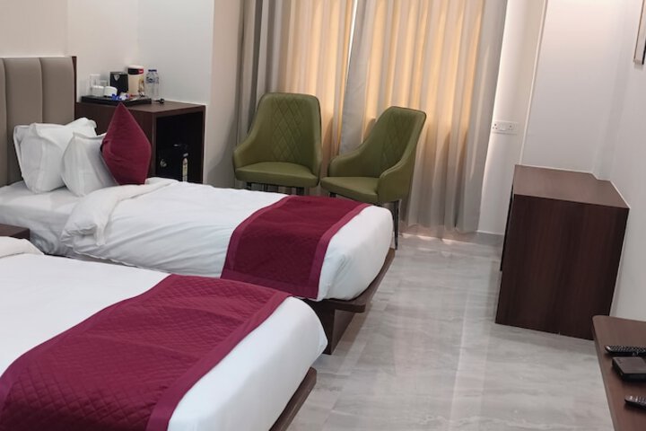 Room 11 of 26