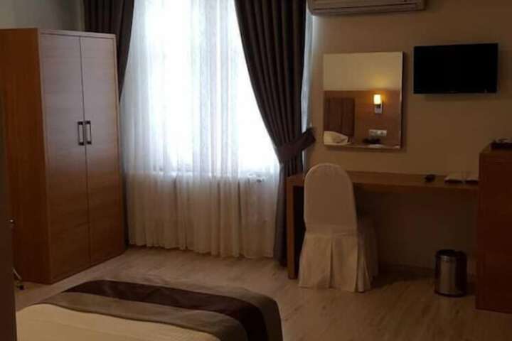 Room 3 of 15