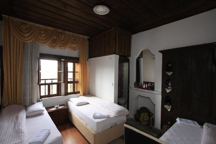 Room 21 of 46