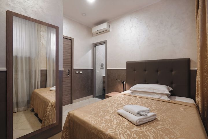 Room 82 of 180