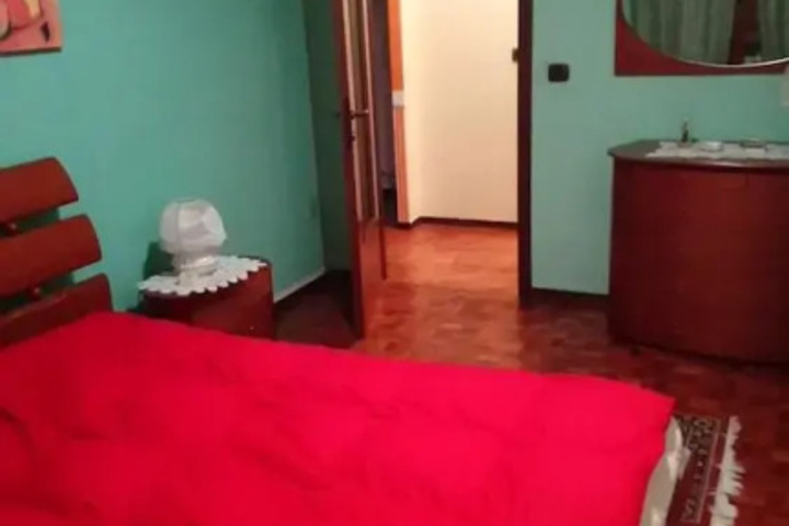 Room 4 of 10