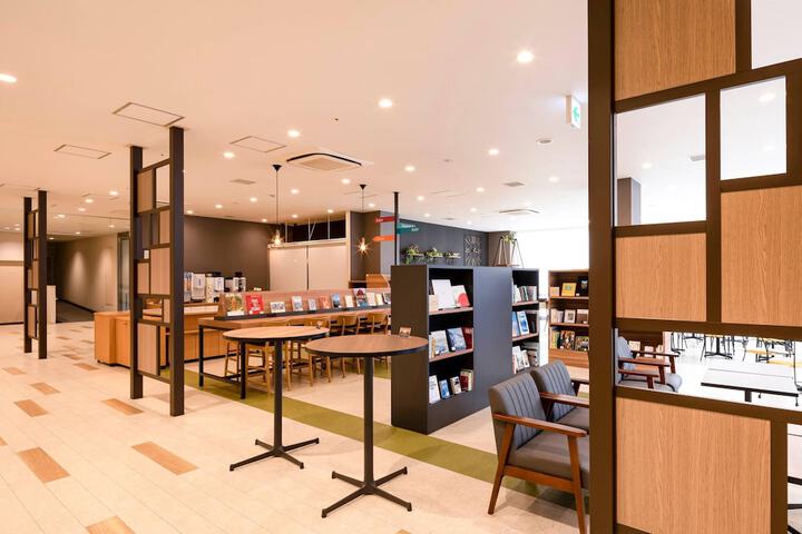 Entrance & Lobby