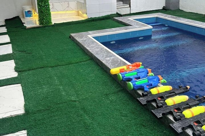 Pool 14 of 33